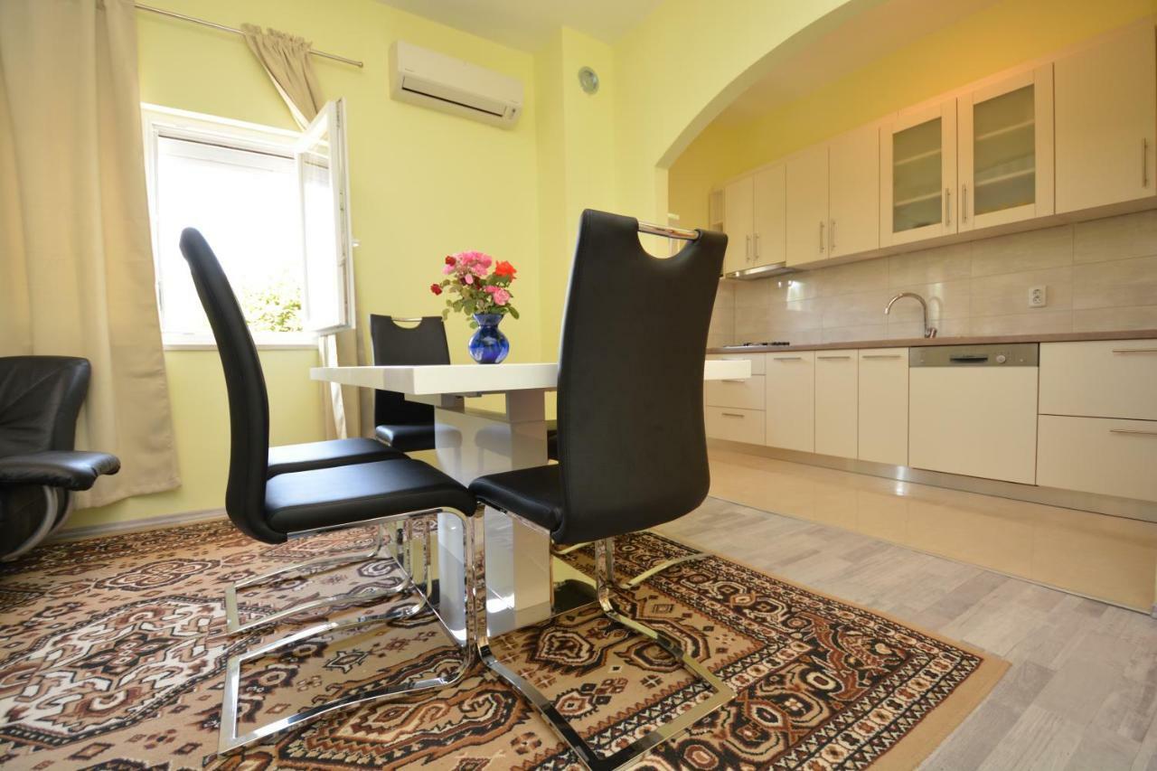 Apartman Susic Apartment Policnik Bagian luar foto