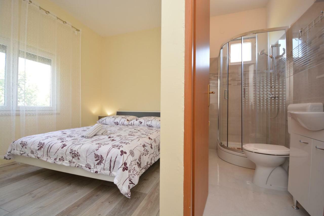 Apartman Susic Apartment Policnik Bagian luar foto