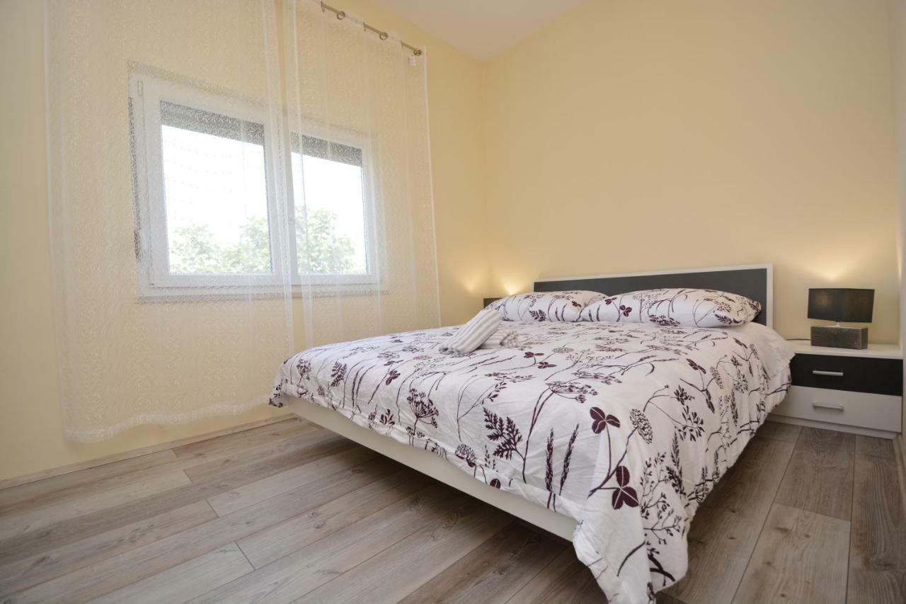 Apartman Susic Apartment Policnik Bagian luar foto