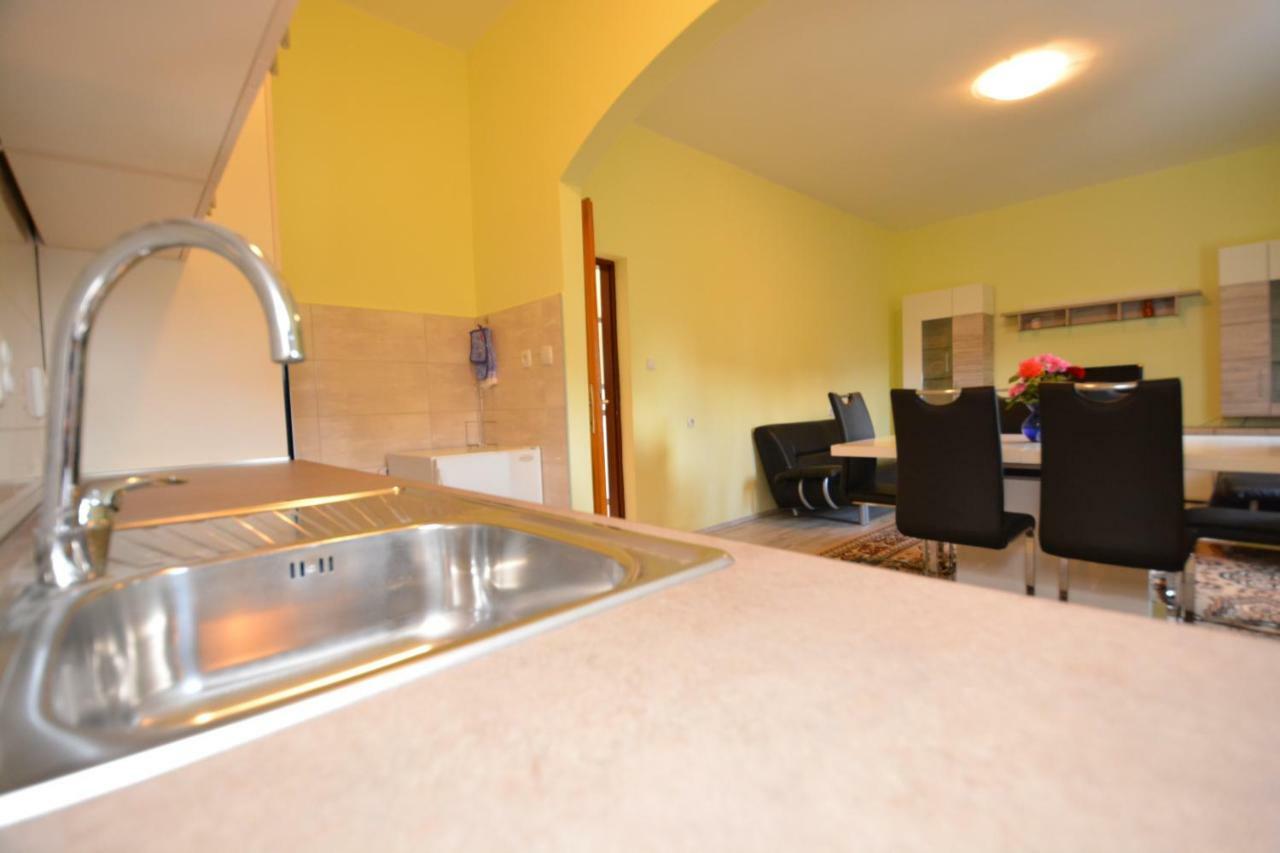 Apartman Susic Apartment Policnik Bagian luar foto